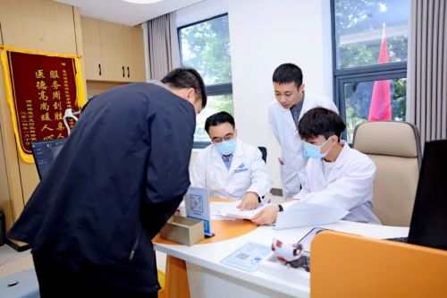 砥礪奮進(jìn)八載路,匠心筑夢(mèng)譜新篇 明康眼科八周年院慶精彩回顧