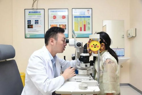 寧波愛爾眼科精準診療 奶奶帶孫女治療倒睫, 順便 做了個斜視手術